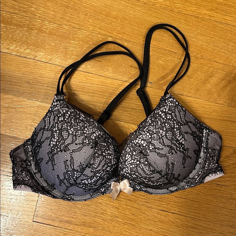 VS Elegant Black Lace Bra 34B